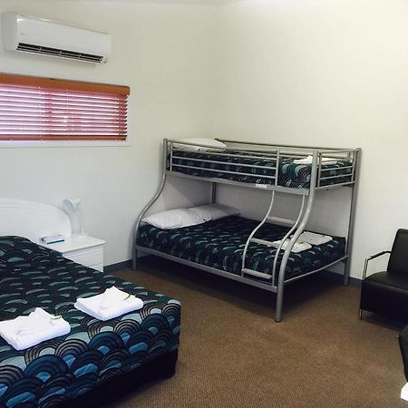 Springsure Overlander Motel Buitenkant foto