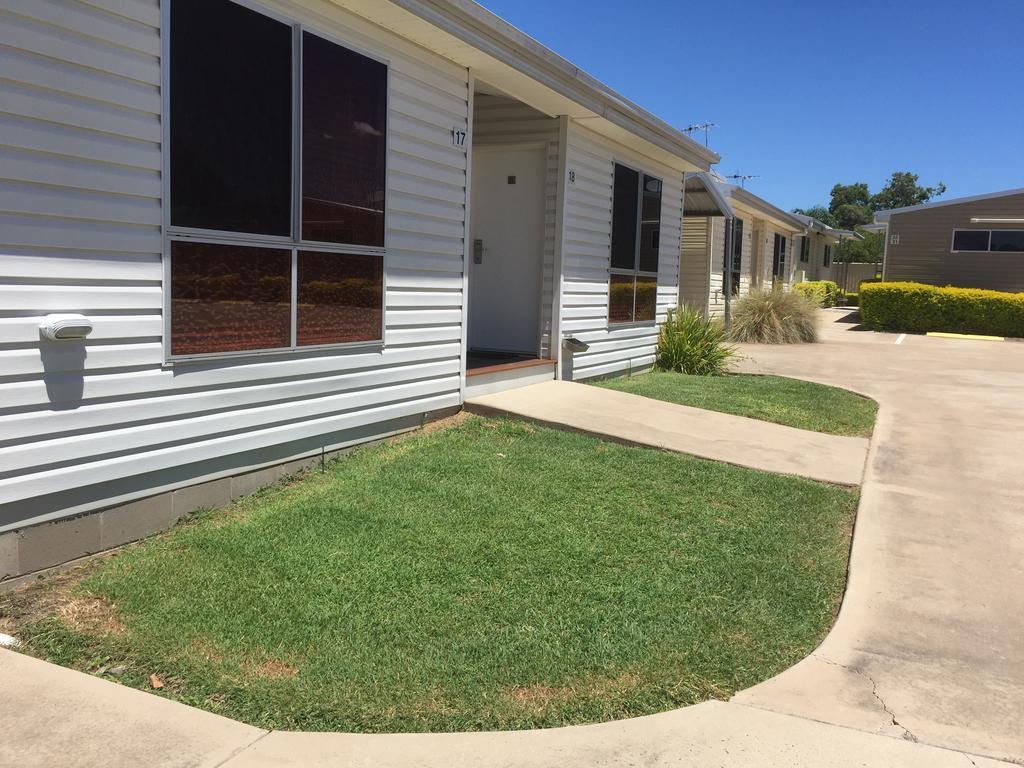 Springsure Overlander Motel Buitenkant foto