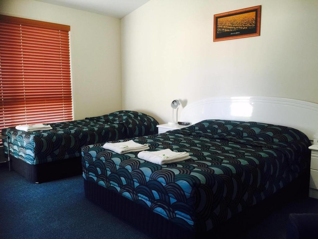 Springsure Overlander Motel Buitenkant foto
