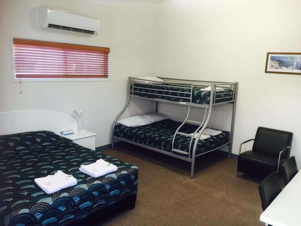 Springsure Overlander Motel Buitenkant foto